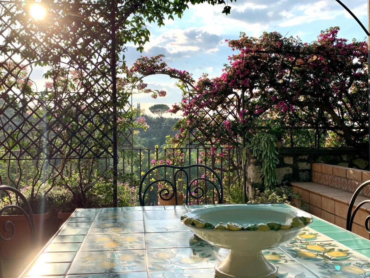 Villa L'Ulivina ซอร์เรนโต ภายนอก รูปภาพ