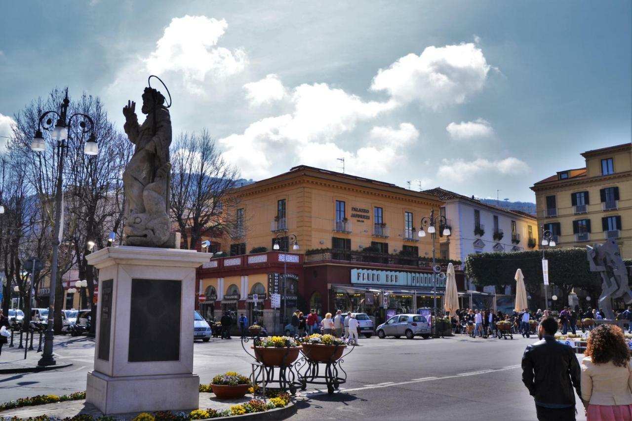Villa L'Ulivina ซอร์เรนโต ภายนอก รูปภาพ
