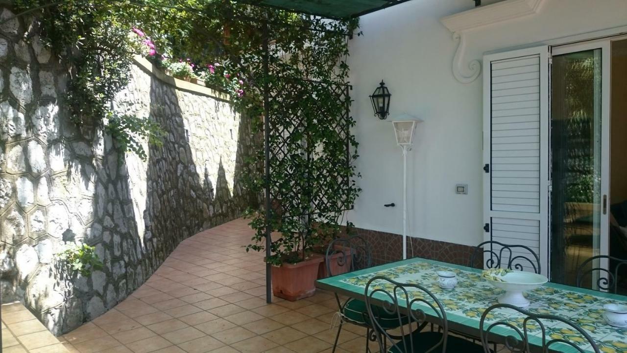 Villa L'Ulivina ซอร์เรนโต ภายนอก รูปภาพ